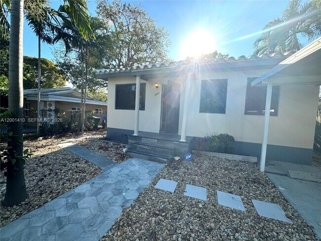 Building Photo - 5530 NW Miami Ct