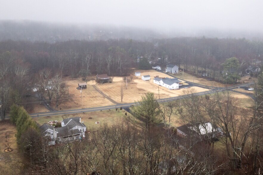 Building Photo - 63 Walker Valley Rd