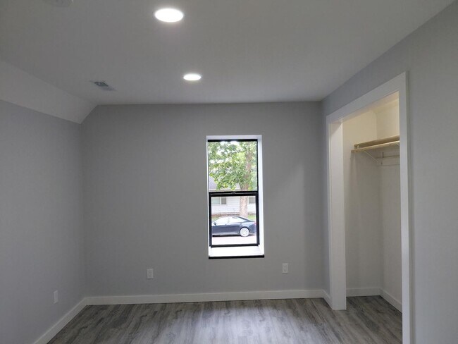Building Photo - Palmer Apts