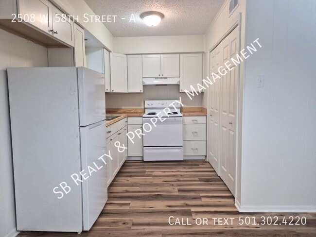 Building Photo - 2508 W 58th St