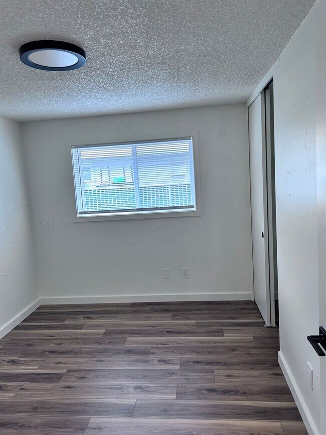 Building Photo - Single Level 4 bedroom in Heart of Vancouver