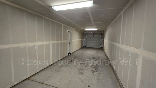 Building Photo - 677 McGill Dr