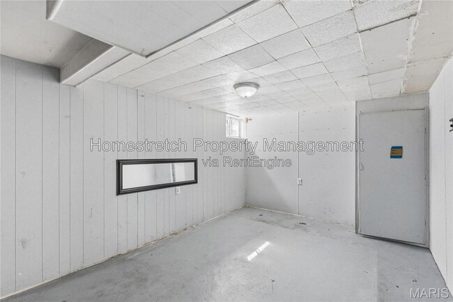 Building Photo - 7471 Sharon Dr