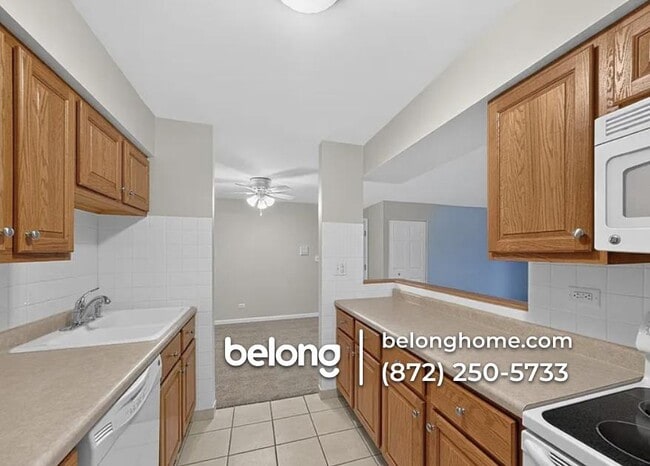 Building Photo - 1420 Stonebridge Cir