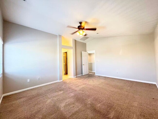Building Photo - Beautiful single family Home in the SW Gated Community