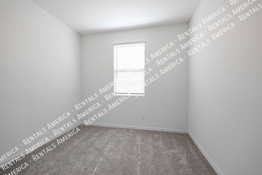 Building Photo - 9344 E Spiral Ave