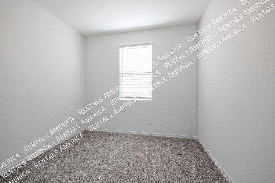 Building Photo - 9344 E Spiral Ave