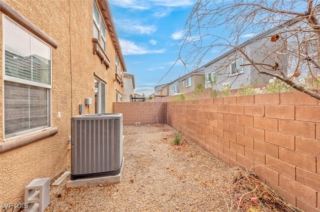 Building Photo - 6250 W Arby Ave