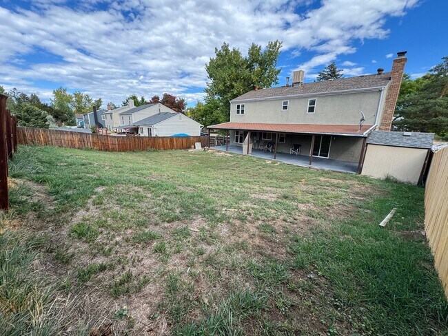 Building Photo - Spacious Morrison Home
