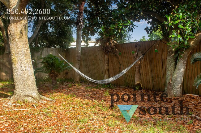 Building Photo - 404 Ridge Wood Cir