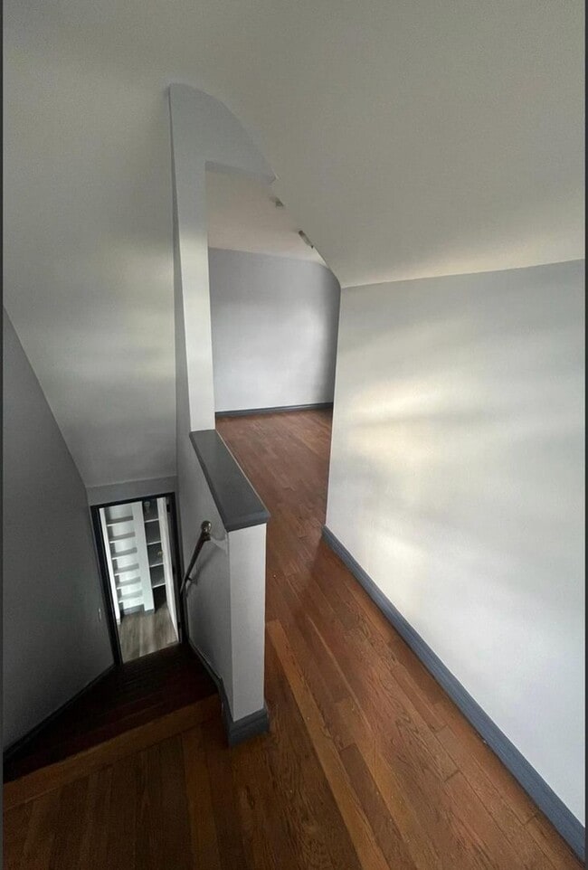 Building Photo - Cute 2 bedroom located on Detroit's East side.