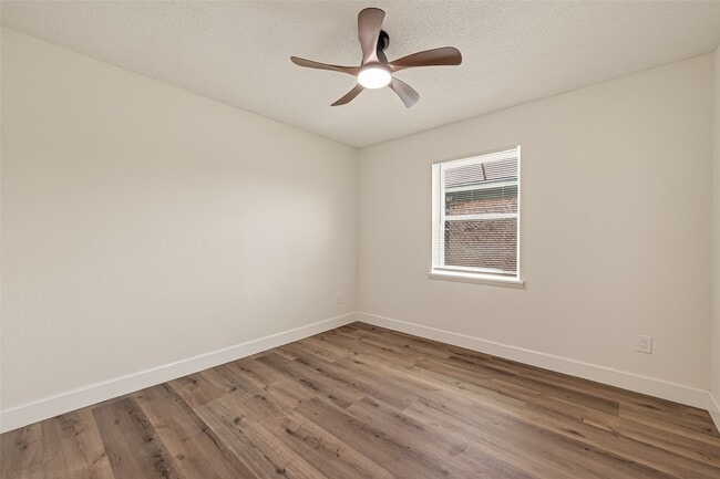 Building Photo - 148 W Whitney St