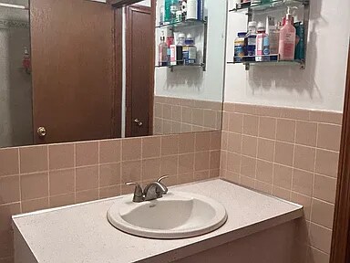 Building Photo - 11 Hallmark Gdns