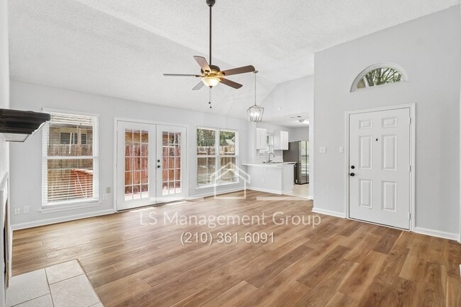 Building Photo - 3118 Bear Springs Dr
