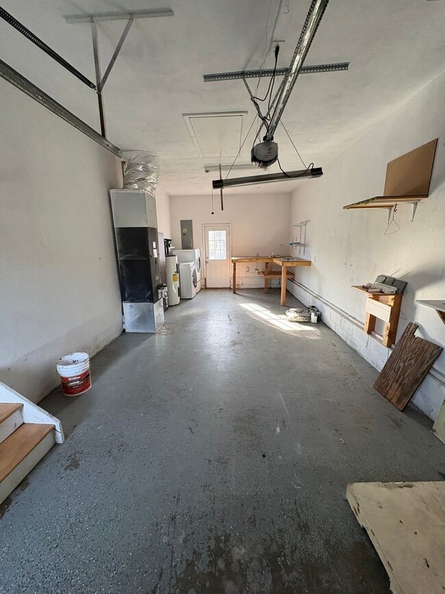 Building Photo - Beautiful updated home with new flooring and fresh paint