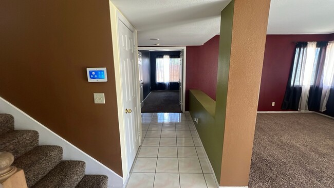 Building Photo - East Palmdale Home