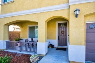 Building Photo - Spacious 4-Bed, 2.5-Bath Home in Fontana Unified School District with Private Backyard