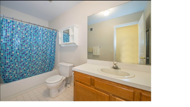 Building Photo - 186 Vista Dr