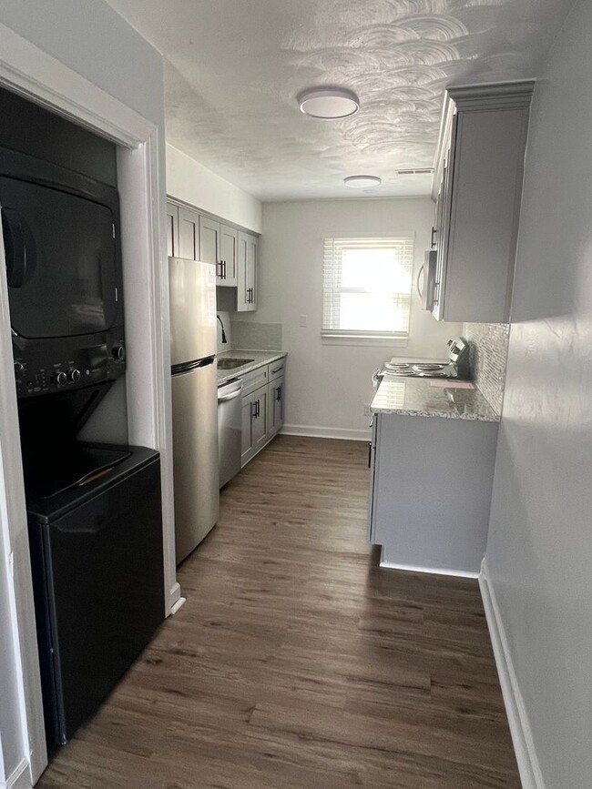 Building Photo - 98 Chautauqua Ave