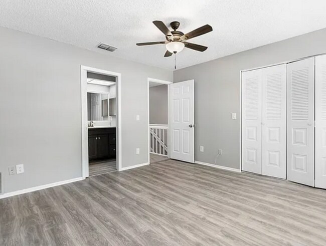 Building Photo - 2820 S Pines Dr