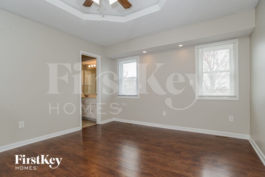 Building Photo - 709 E 16th St