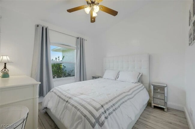 Building Photo - 1724 SW 31st Ln