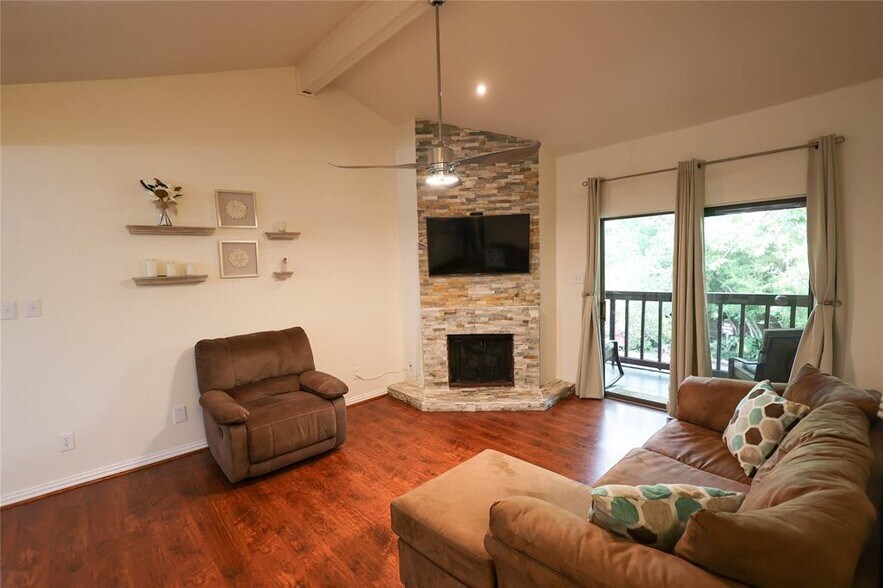 Building Photo - 11711 Memorial Dr