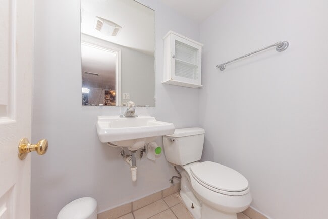 Building Photo - 1031 S Forest Ave