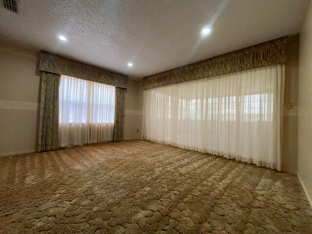 Building Photo - 7632 Lake Forest Cir