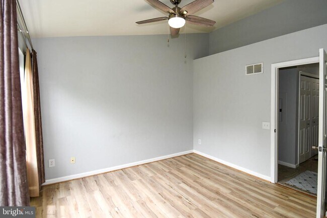 Building Photo - 46893 Eaton Terrace