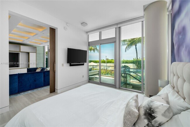 Building Photo - 321 Ocean Dr