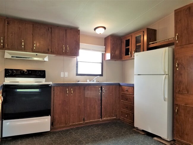 Building Photo - 1617 Nettle Knob Rd