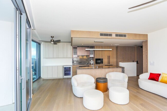 Building Photo - KOULA 2b2b1pkg Ready to Move In!