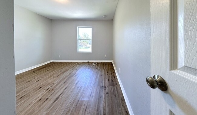 Building Photo - 3841 16th Ave S