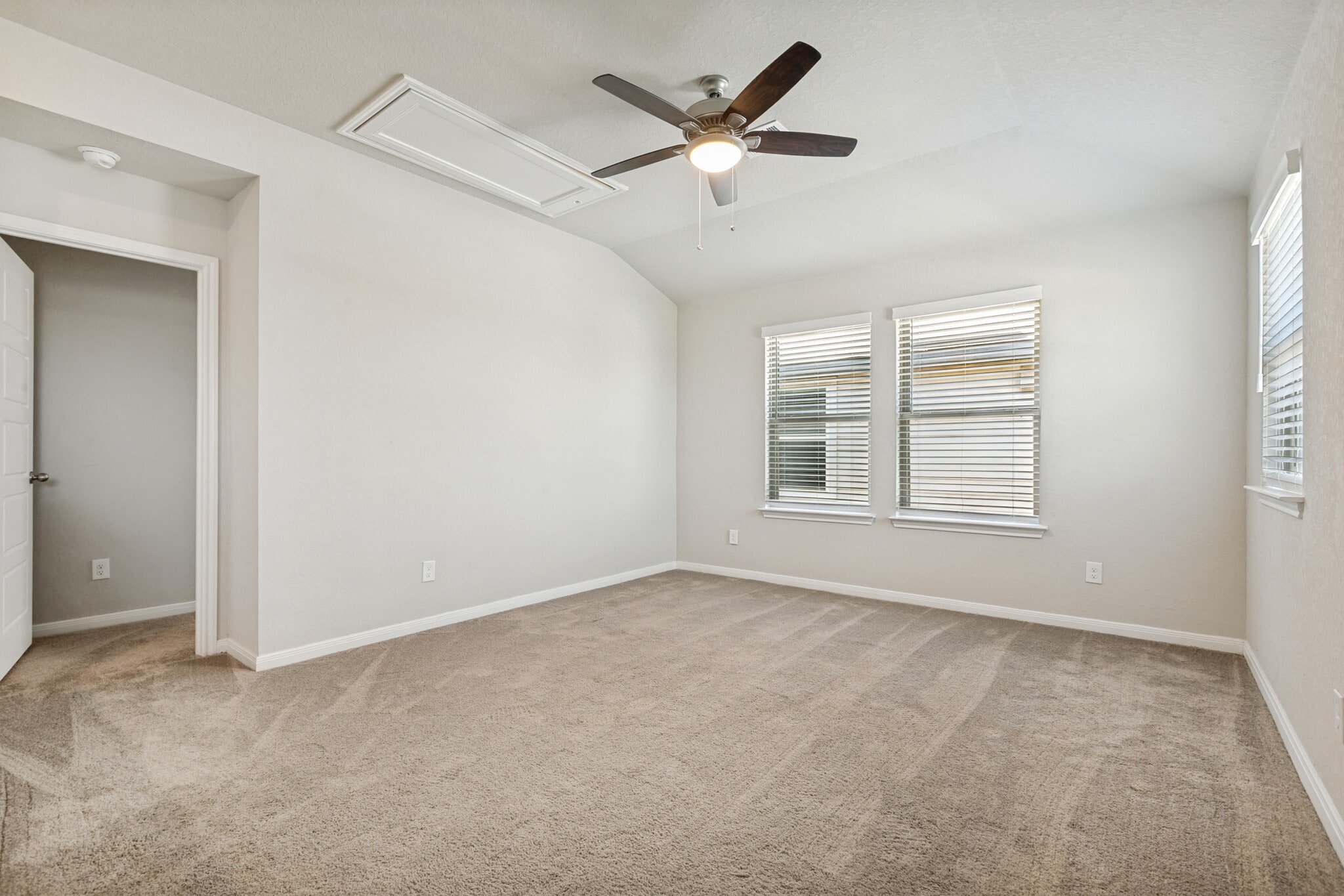 Building Photo - 9511 Bonito Falls Dr