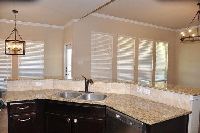 Building Photo - 5603 Drury Ln