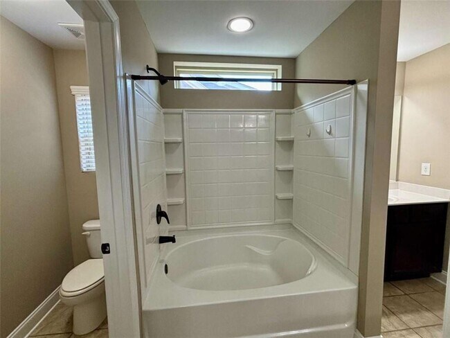 Building Photo - 4668 Hidden Creek Dr