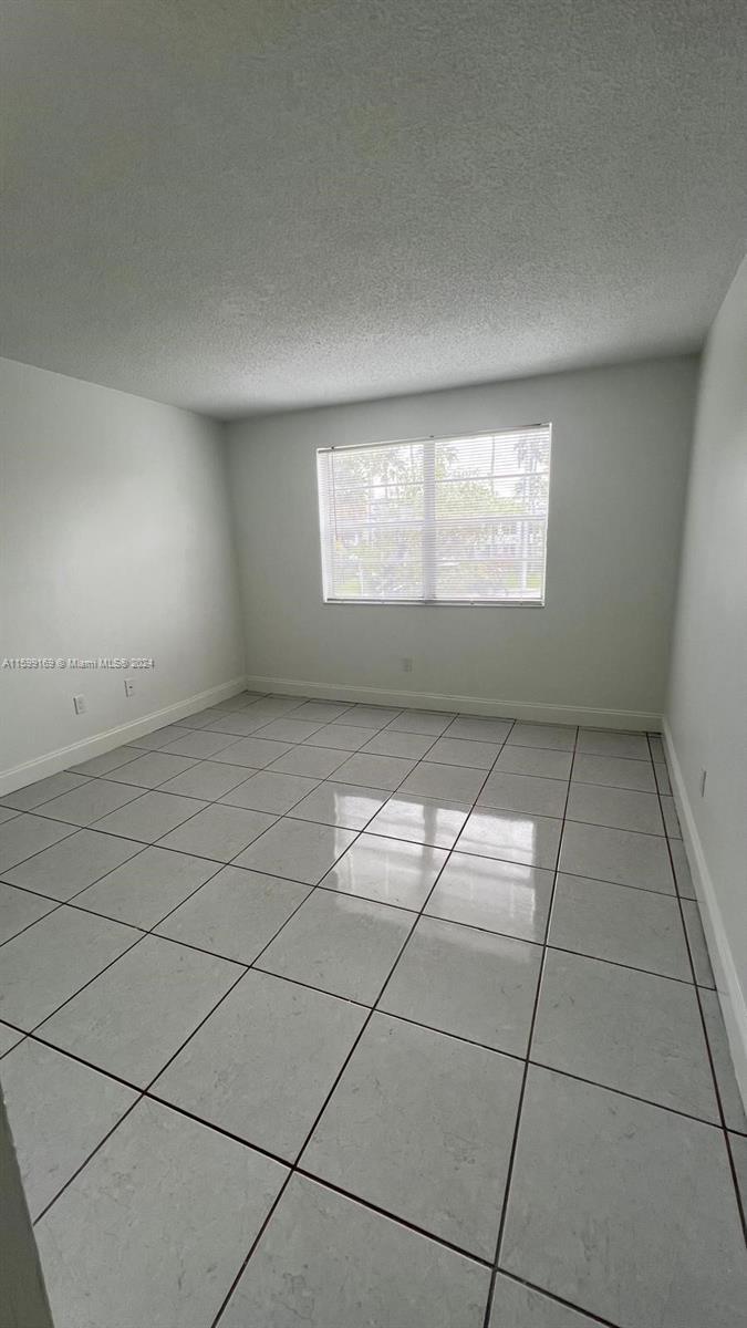 Building Photo - 4570 NW 79th Ave