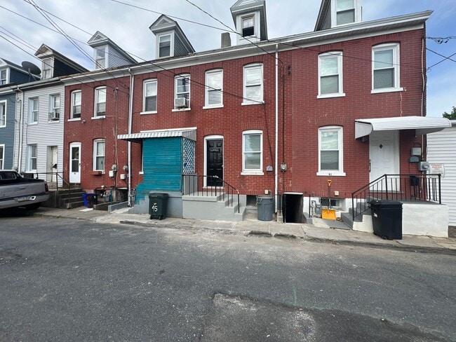 Building Photo - Beautifully remodeled 3 bedroom rental in Easton