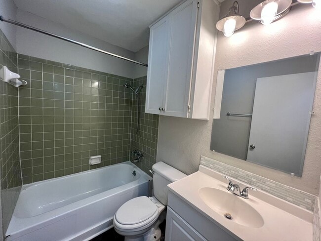 Building Photo - Application Received - **MOVE IN SPECIAL!*...