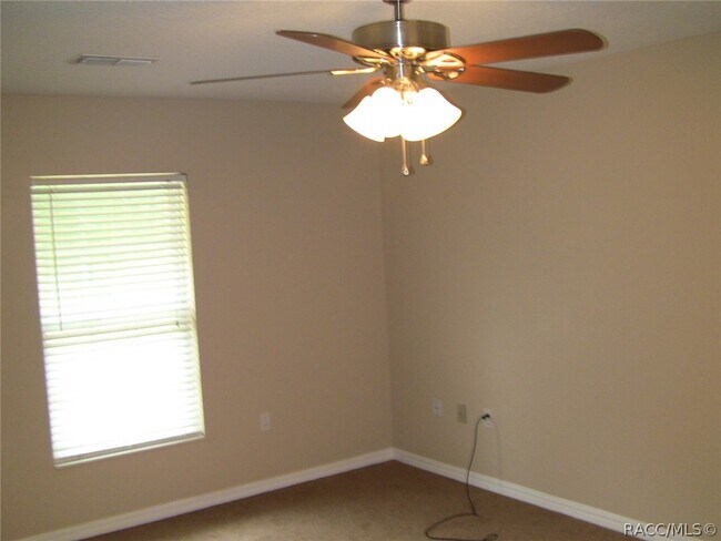 Building Photo - 2507 W Oakland Ln