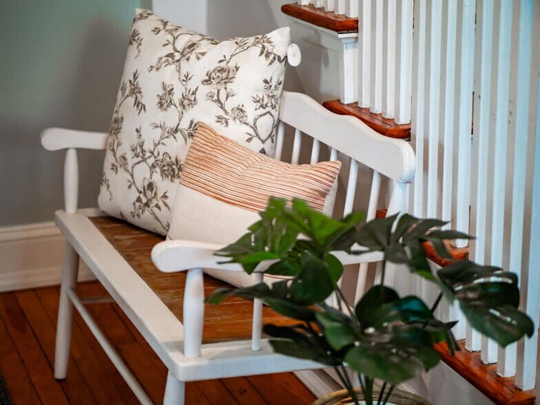 Building Photo - 2ND East Drive-SI ID1496103P