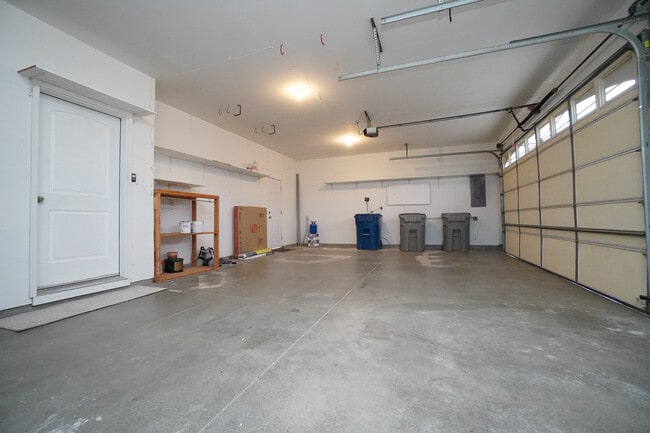 Building Photo - 11565 W Zachery Ave