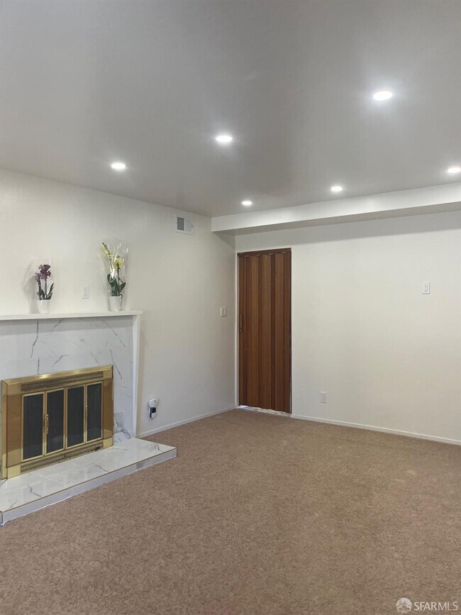 Building Photo - 5880 Olinda Rd