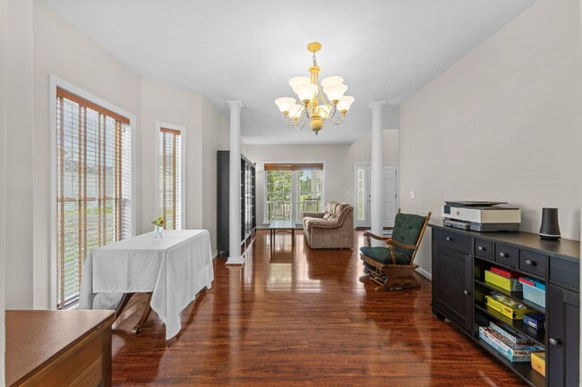 Building Photo - Welcome home to this well-maintained 4-bedroom, 2.5-bath home that offers space to grow!