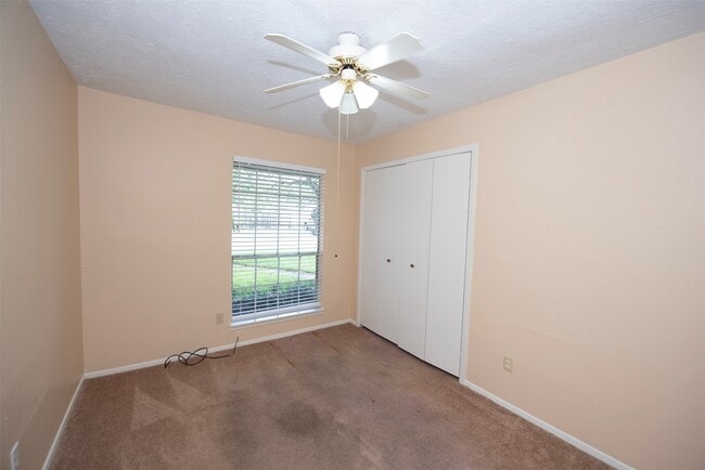 Building Photo - 4843 Beechaven St