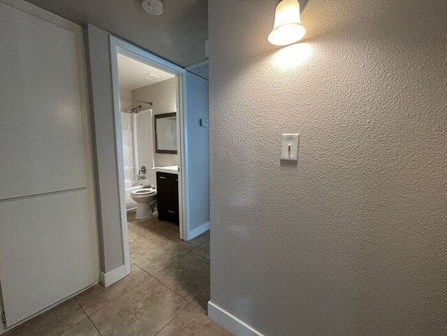 Building Photo - 859 S Ext Rd