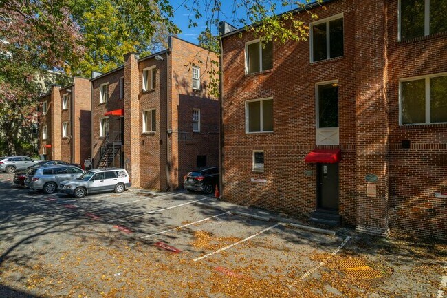 Building Photo - 1096 Piedmont Ave NE