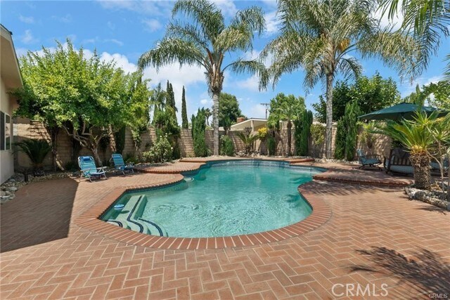 Building Photo - 6502 Matilija Ave