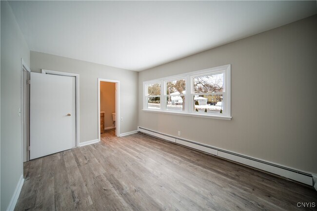 Building Photo - 4618 Brickyard Falls Rd